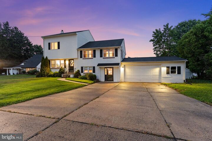 Property Photo:  206 New Road  PA 19044 
