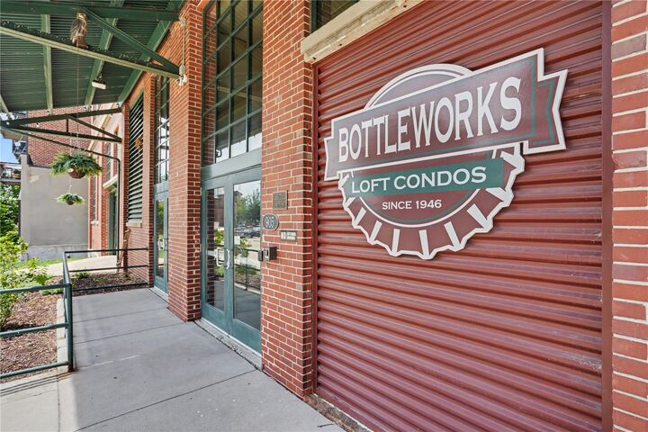 Property Photo: 905 3rd Street SE 413 IA 52401