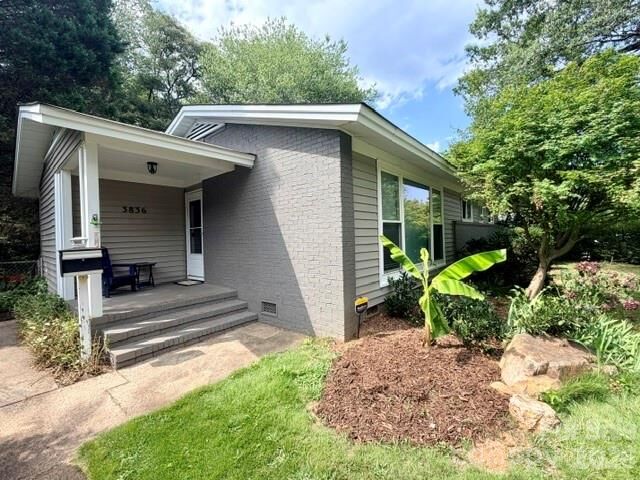 Property Photo: 3836 Annlin Avenue NC 28209