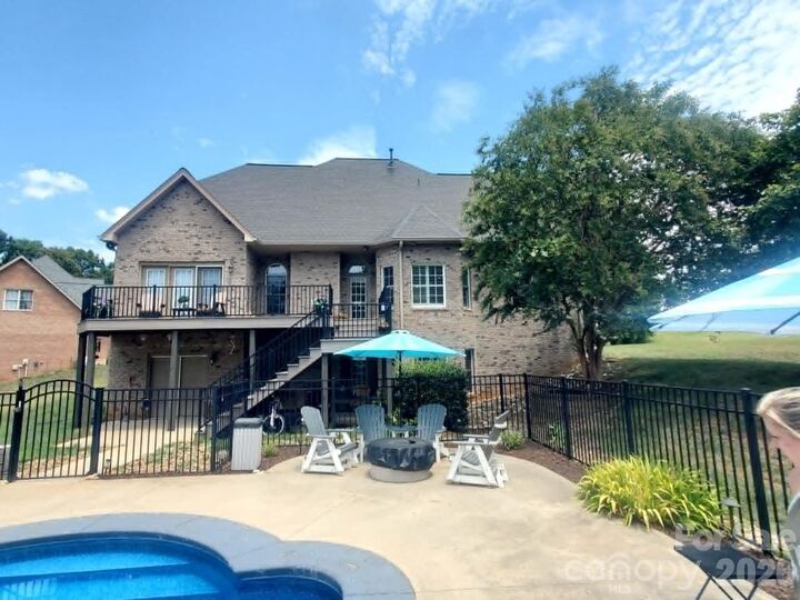 Property Photo:  2637 Pamlico Drive  NC 28152 