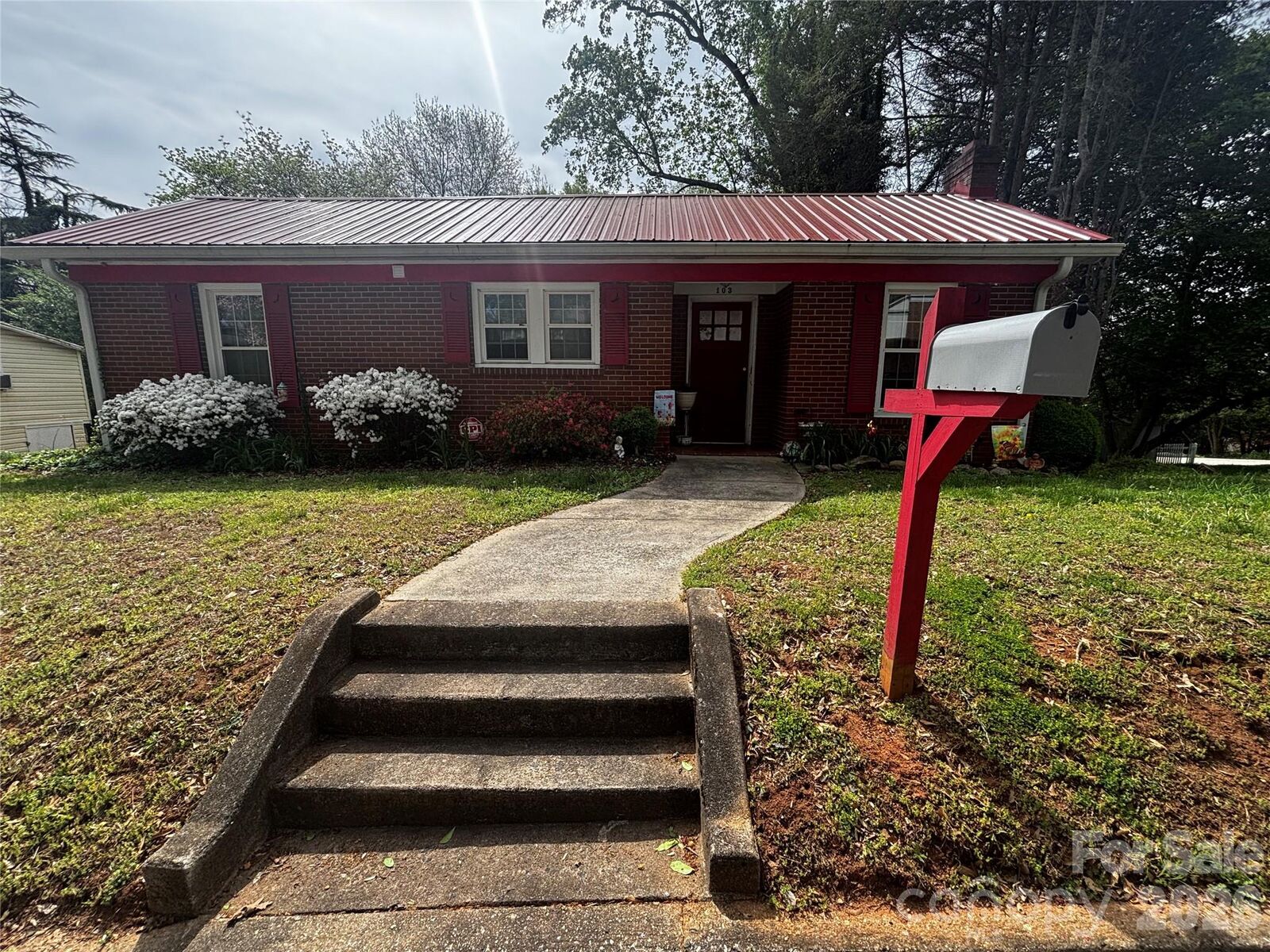 Property Photo: 103 Silver Creek Road NC 28655
