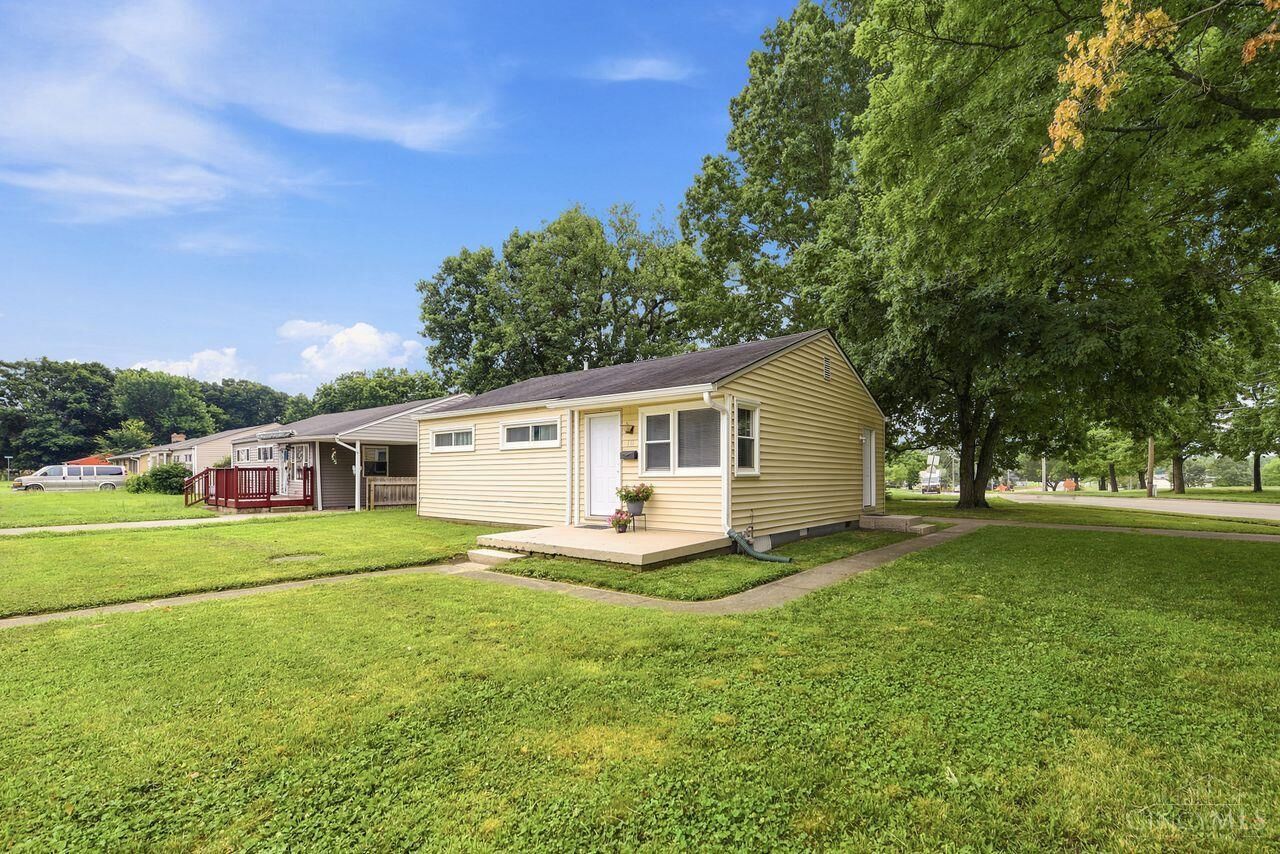 Property Photo: 311 Knightsbridge Drive OH 45011