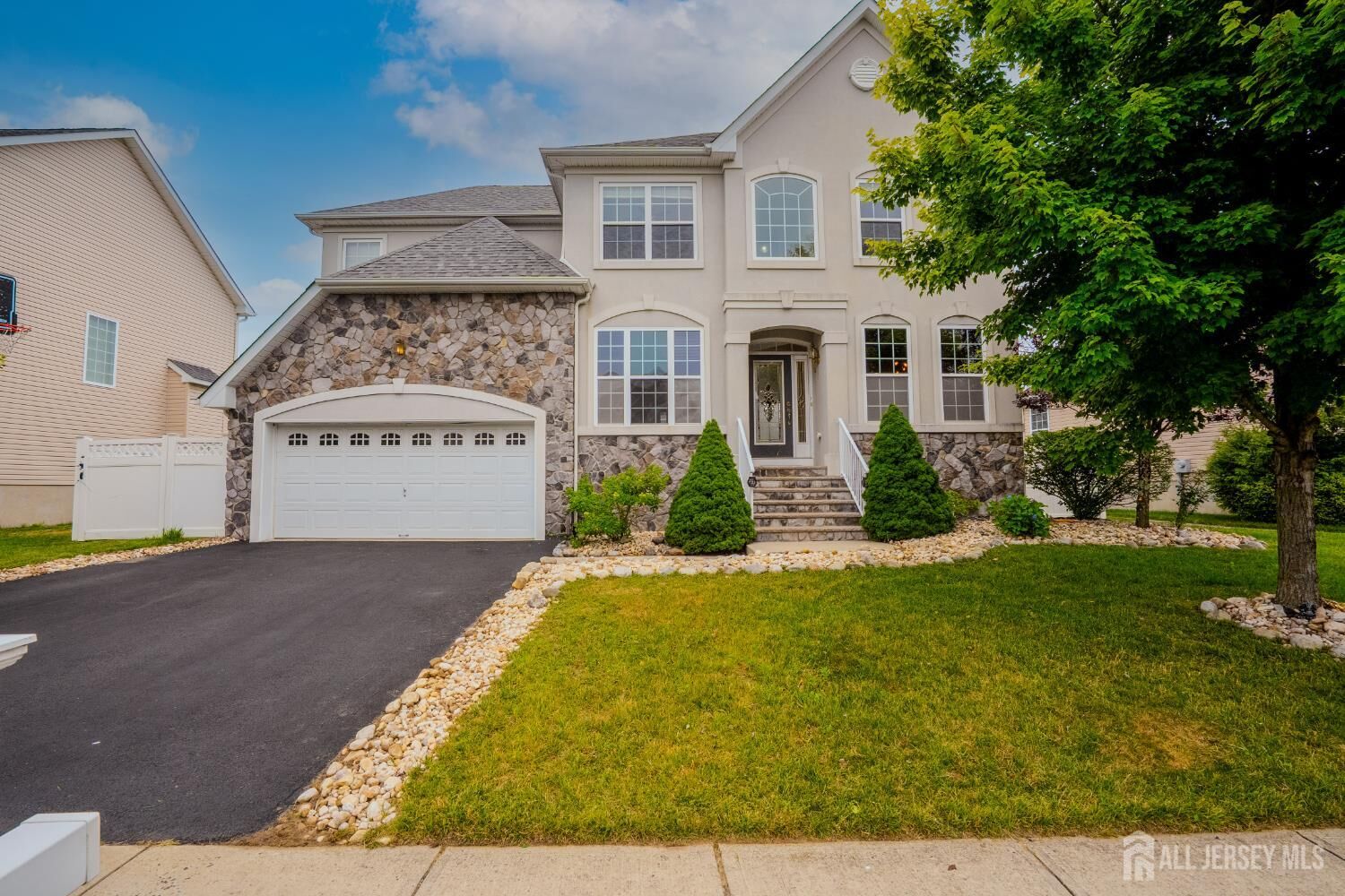 Property Photo:  3 Maxwell Road  NJ 08831 