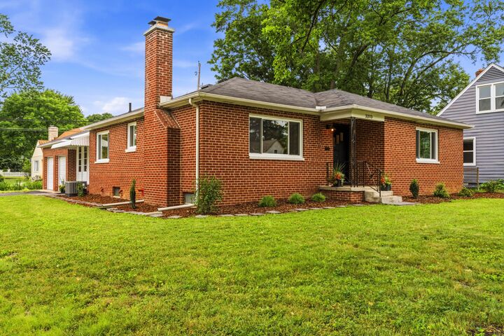 Property Photo:  3213 Mountview Road  OH 43221 