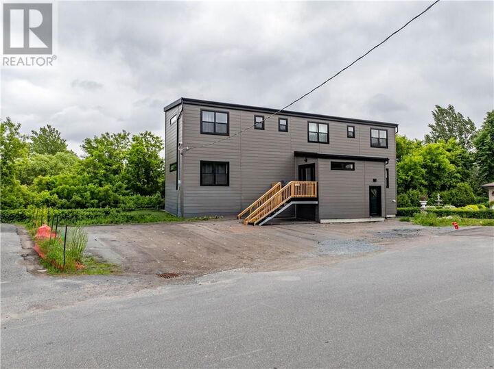 Property Photo: 1050 Gordon Avenue ON P3A 2V6