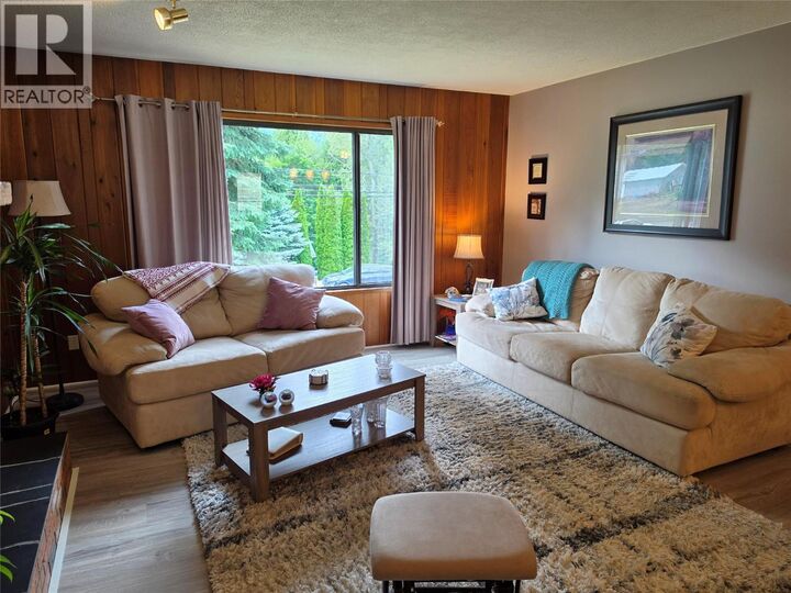Property Photo: 2201 Falls Street BC V1L 1K6