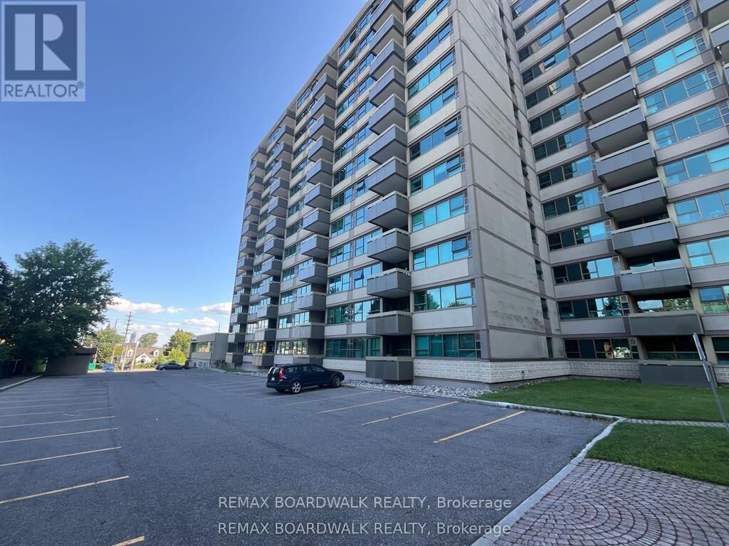 Property Photo:  555 Brittany Drive 407  ON K1K 4C5 