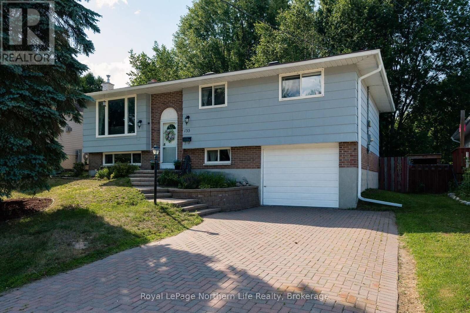 Property Photo:  155 Tweedsmuir Drive  ON P1A 3T9 