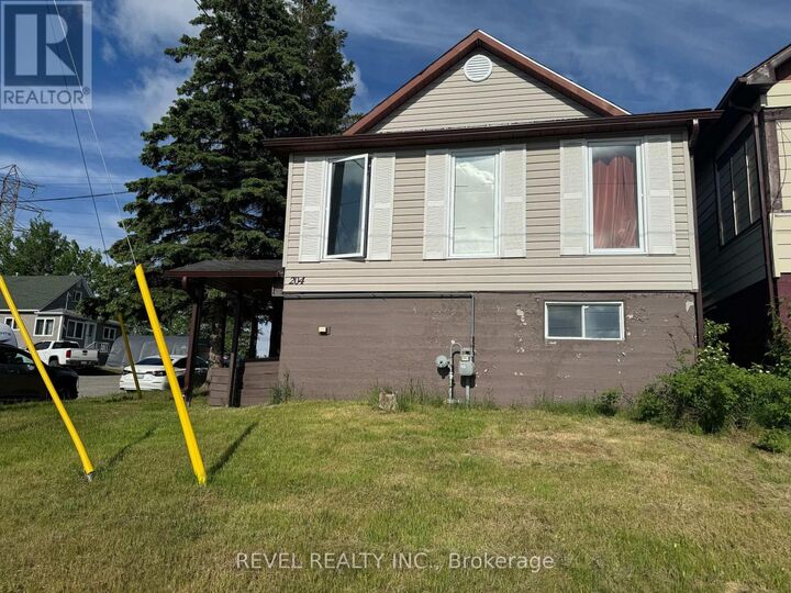 204 Laidlaw Street — photo 1