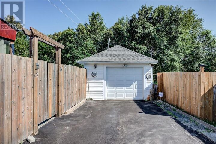 Property Photo: 64 Desjardins ON P3L 1A8