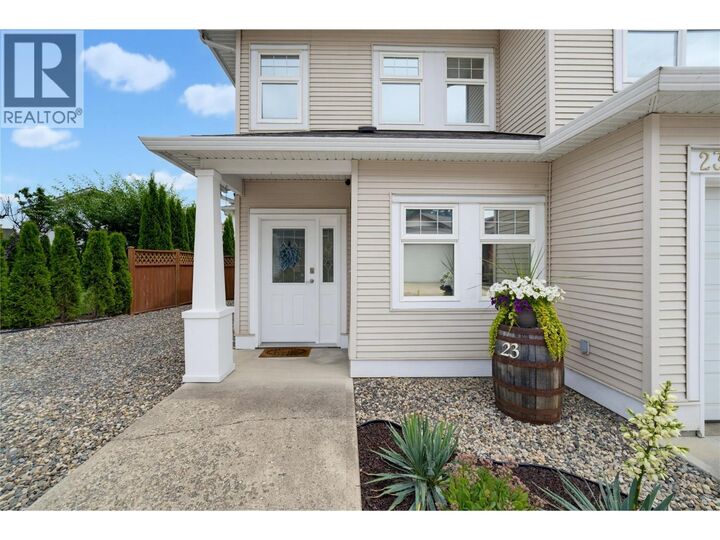 Property Photo: 801 20 Street Northeast 23 BC V1E 2R7
