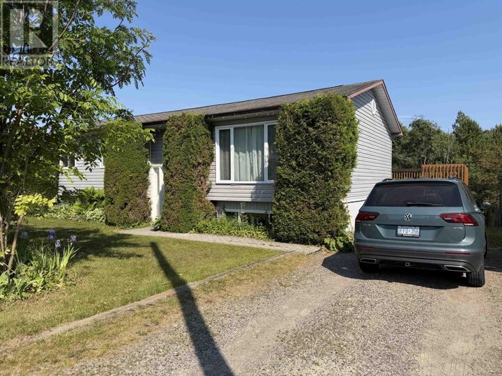 35 Terrace Heights Dr — photo 1