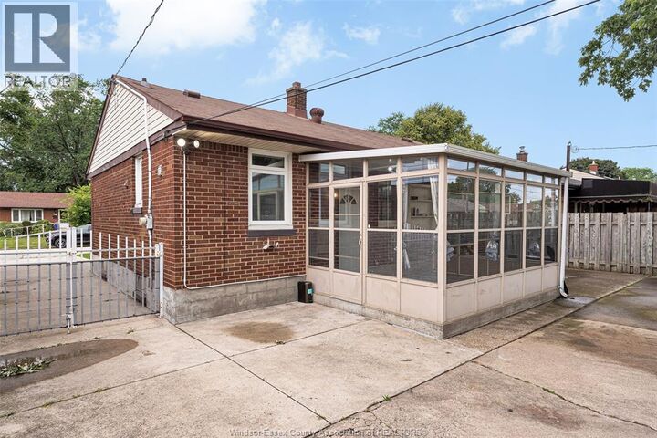 Property Photo: 3849 Hillcrest ON N9C 2E4