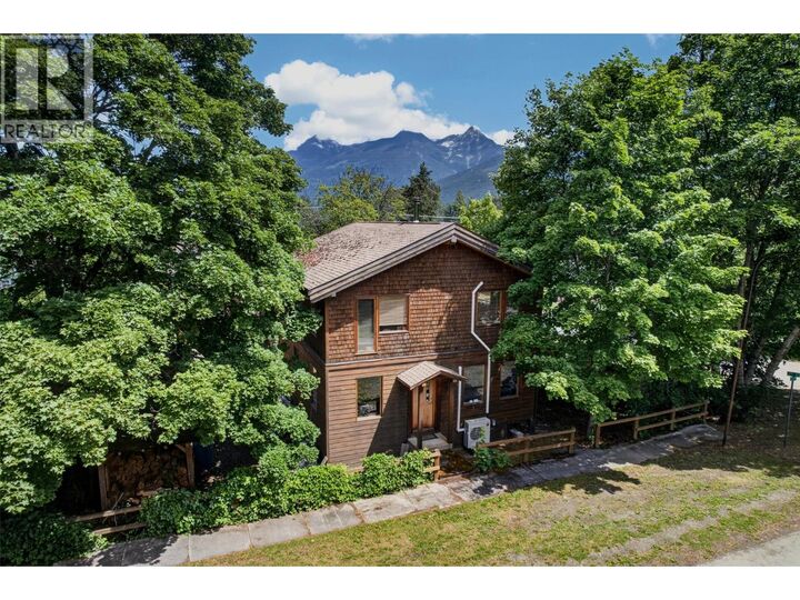 Property Photo: 202 B Avenue BC V0G 1M0
