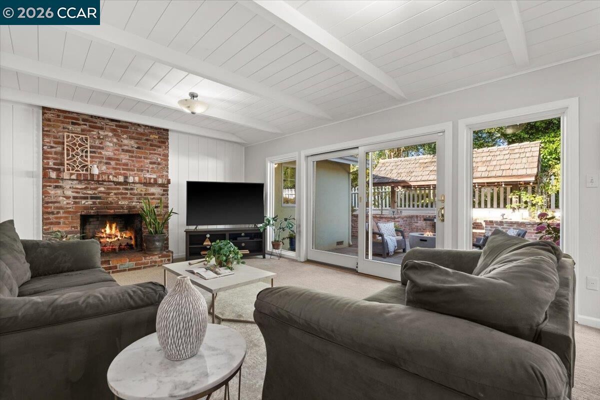 Property Photo:  114 Combs Ln  CA 94590 