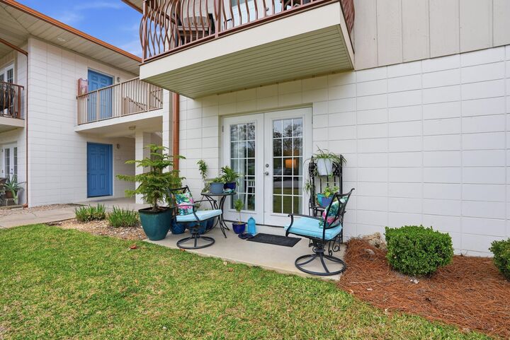 Property Photo: 2100 W Beach Drive Apt D101 FL 32401