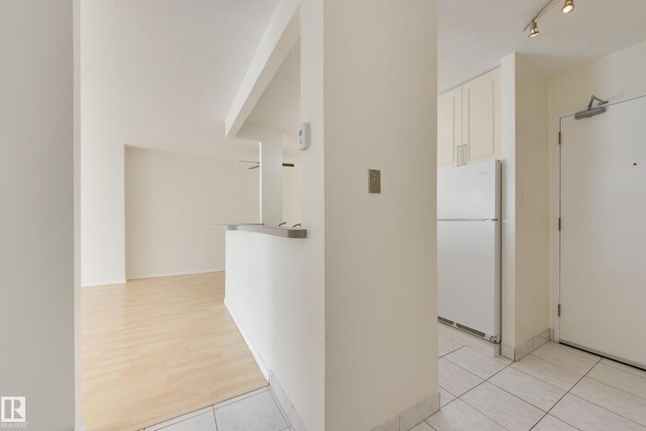Property Photo: 9835 113 Street NW 507 AB T5K 1N4