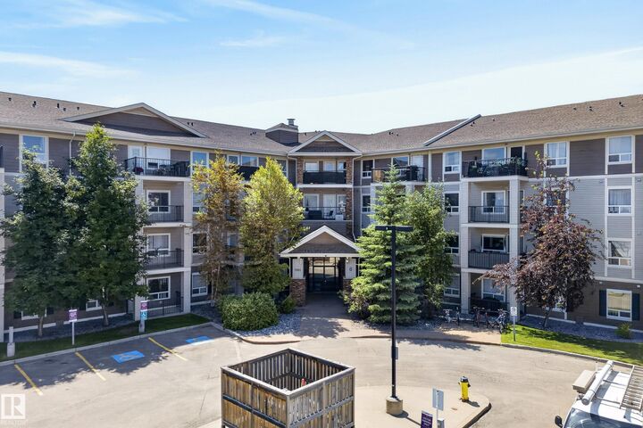 Property Photo: 7331 South Terwillegar Drive NW 6223 AB T6R 0L9