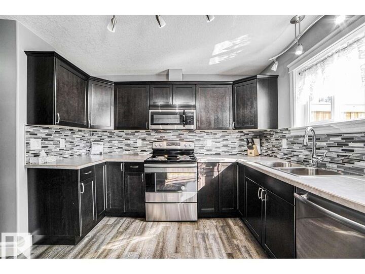 Property Photo:  5265 52 Street  AB T0E 1N0 