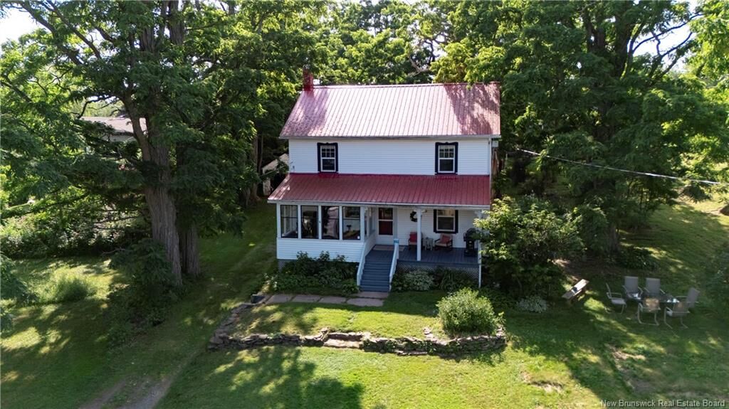 Property Photo: 29 Front Street NB E5M 1A2