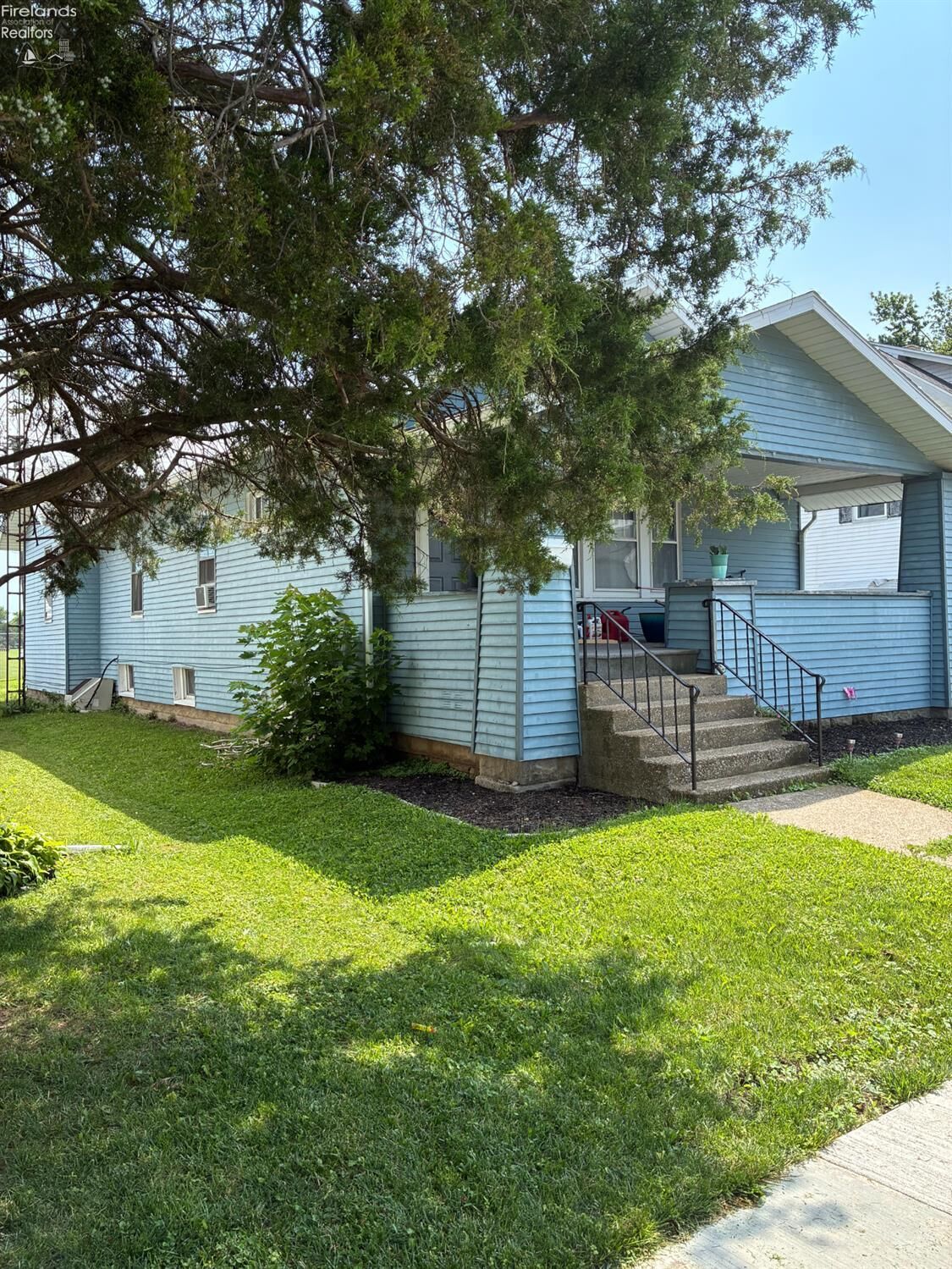 Property Photo:  424 E 7th Street  OH 43452 