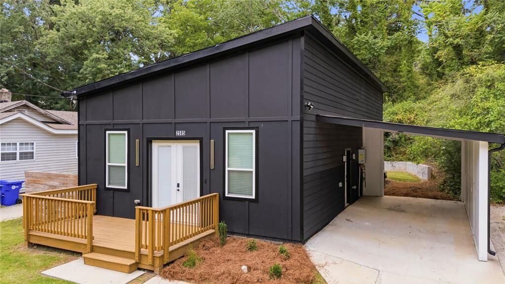 Property Photo: 2585 Hood Avenue NW GA 30318