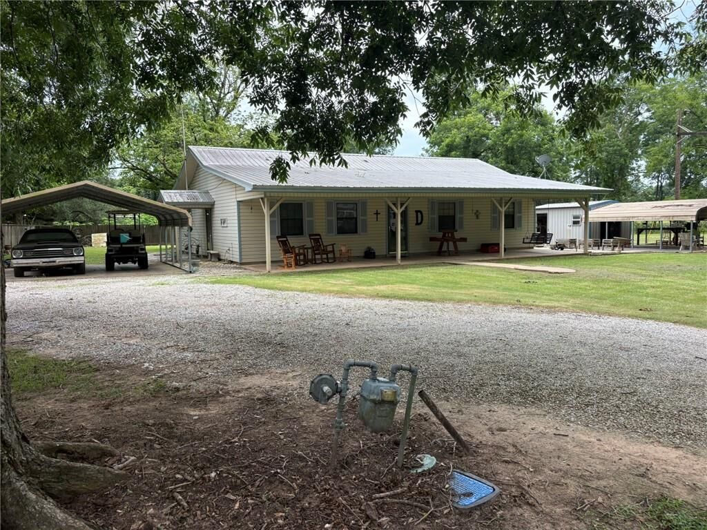 Property Photo: 566 River Road LA 71302