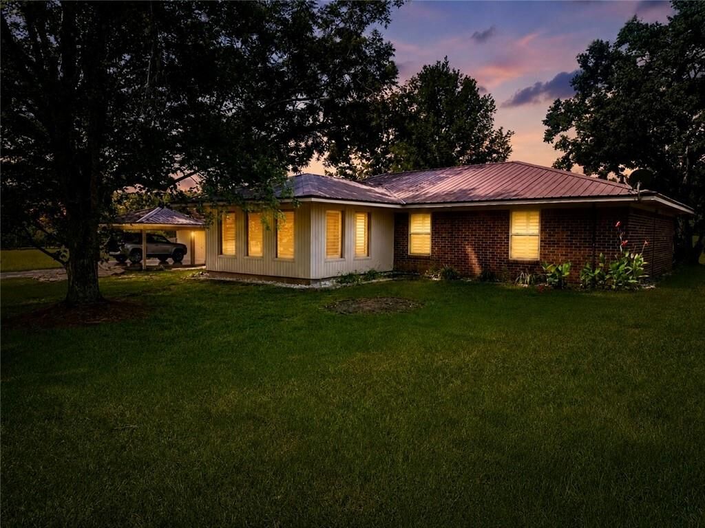 Property Photo: 2504 Highway 117 LA 71468