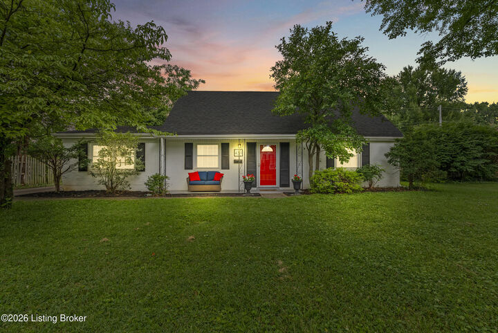 Property Photo: 4311 Lynnbrook Dr KY 40220