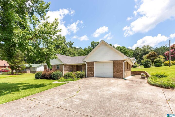 Property Photo:  1204 Lake Joyce Road  AL 35004 