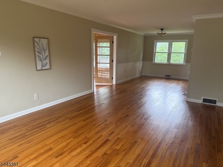 Property Photo:  1 Aberdeen Ct  NJ 07016 