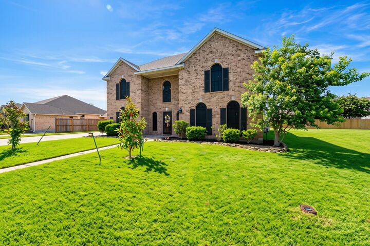 Property Photo: 2404 Grey Kirby Drive TX 77573