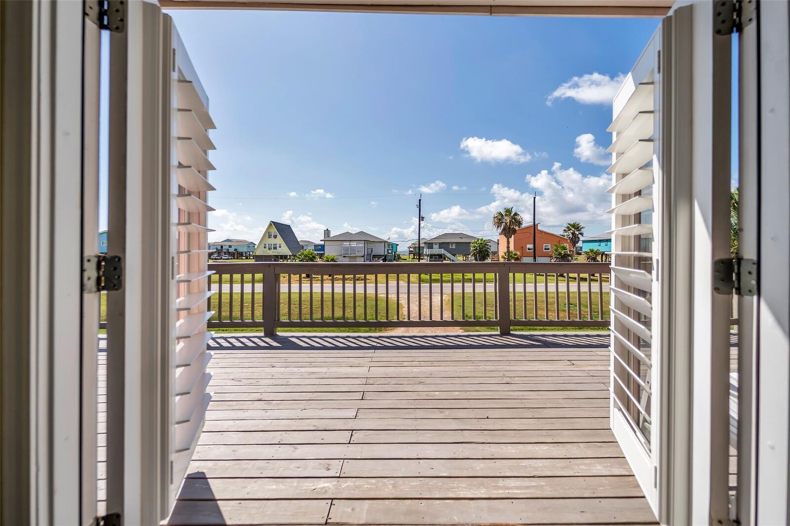 Property Photo:  610 Surf Drive  TX 77541 