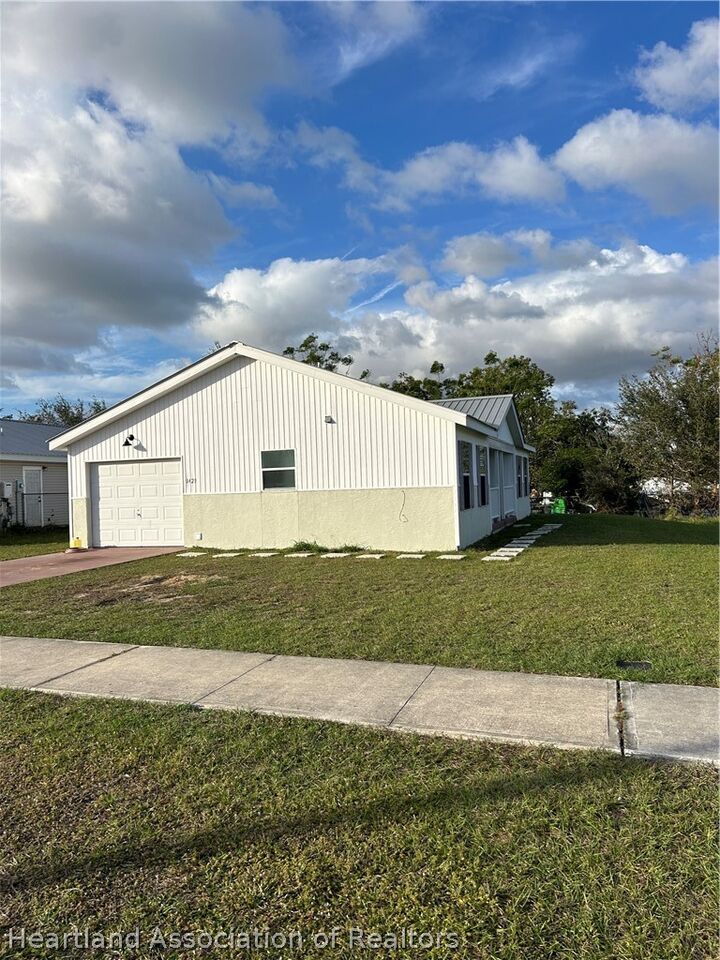 Property Photo:  1429 Inspiration Drive  FL 33870 