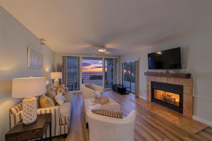 Property Photo: 420 Gulf Boulevard 101 FL 33785