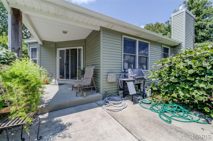 Property Photo: 1236 Saint Matthew Avenue MO 63366