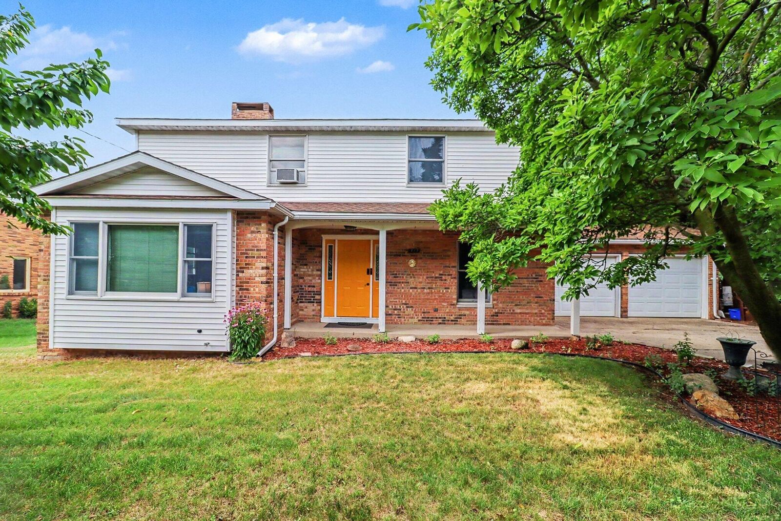 Property Photo: 515 E Pine Street MI 49412