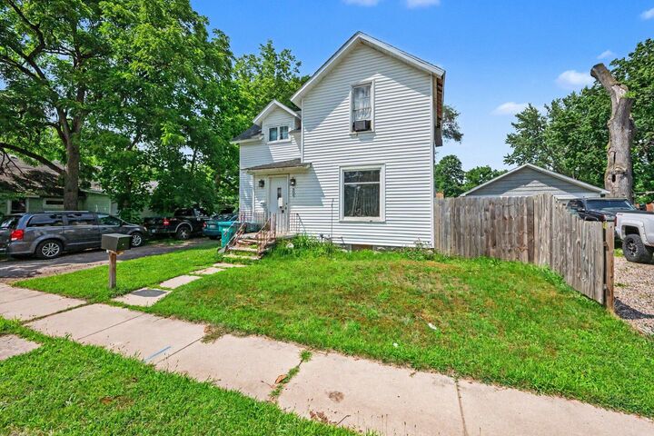 Property Photo: 304 Fifth Avenue MI 49093