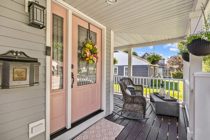 Property Photo: 619 S 3rd Street IL 60118
