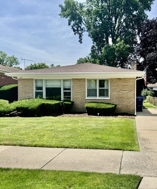 Property Photo: 617 Lavergne Avenue IL 60091