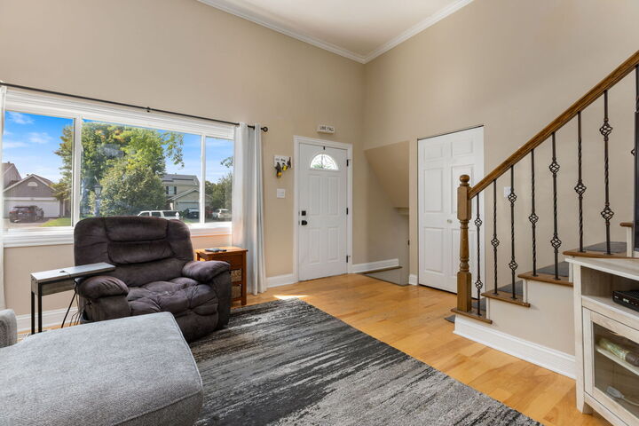 Property Photo: 20 W Fullerton Avenue IL 60139