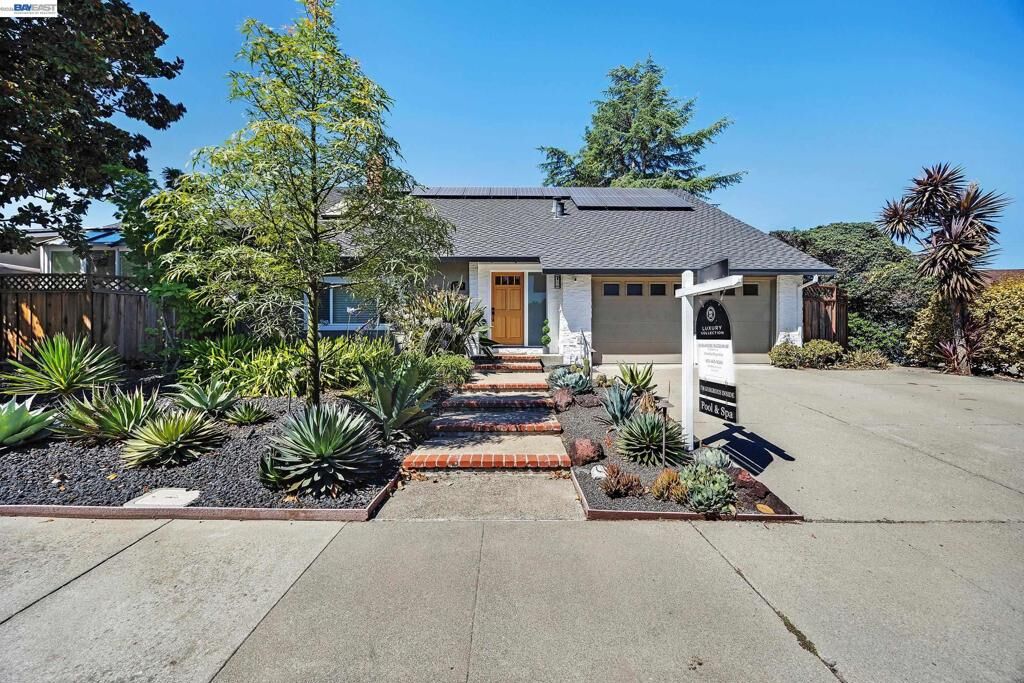 Property Photo: 1759 Crescent Dr CA 94598