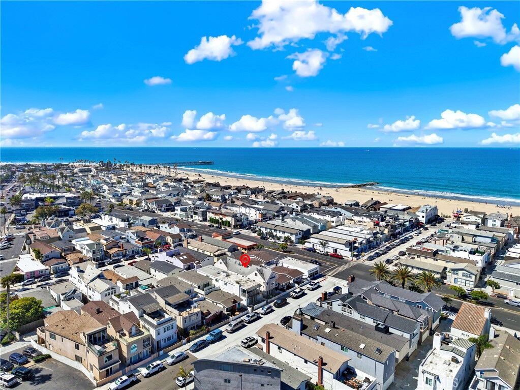 Property Photo:  206 30th 1/2  CA 92663 