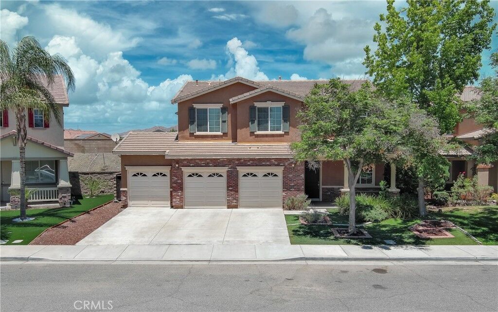 Property Photo:  41005 Crimson Pillar Lane  CA 92532 