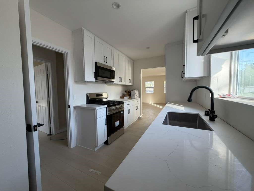 Property Photo:  10633 Laurel Canyon Boulevard 1  CA 91331 
