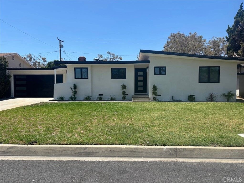 Property Photo:  9519 La Reina  CA 90240 