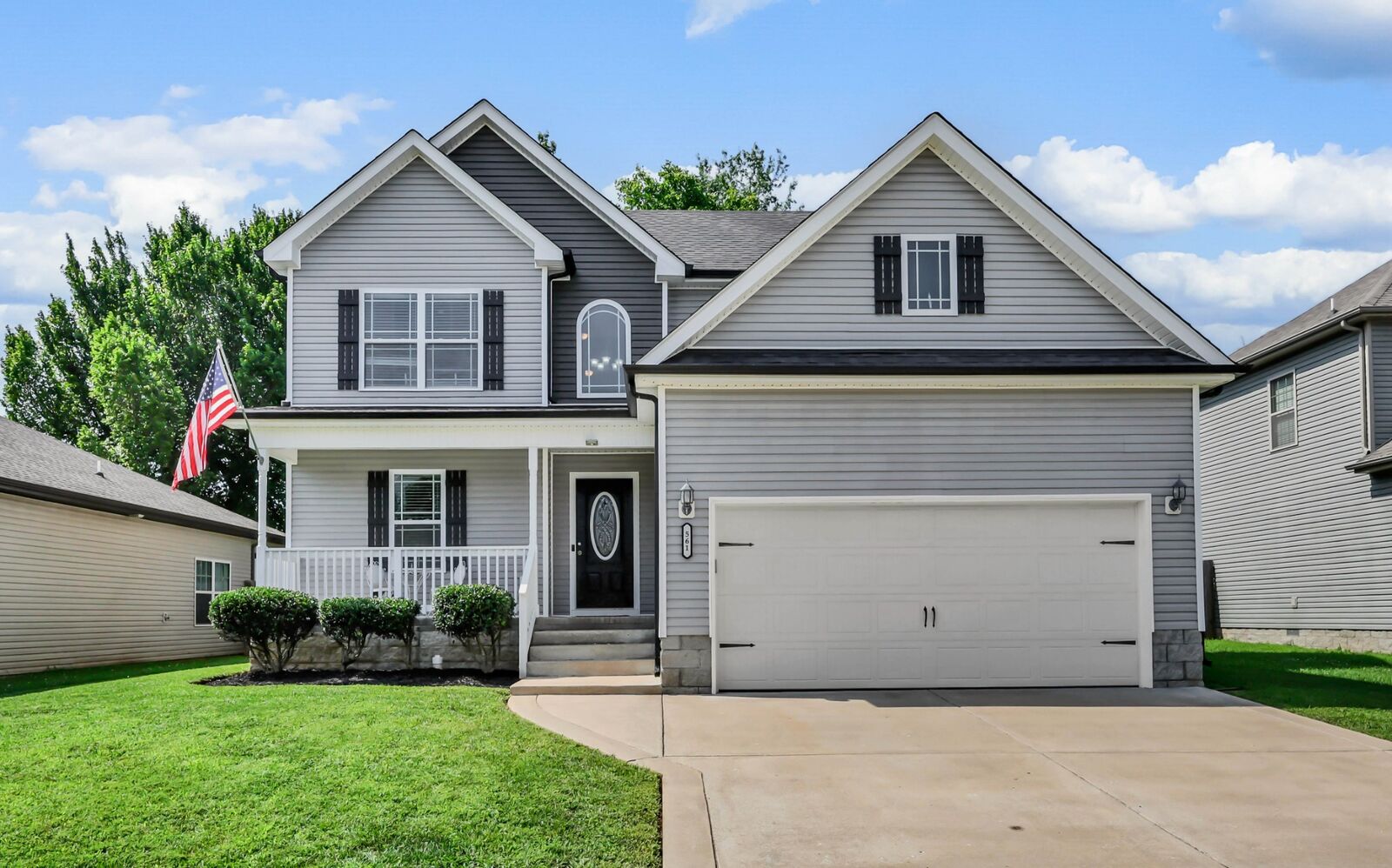 Property Photo:  561 Medallion Cir  TN 37042 