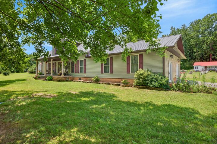 Property Photo: 255 Sandy Rd TN 37058
