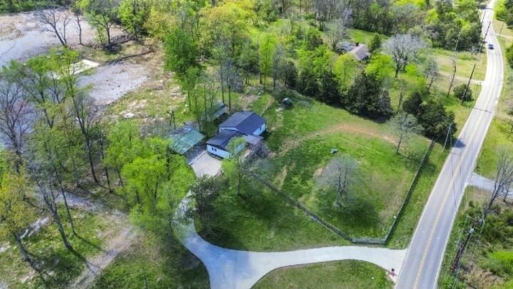 Property Photo: 1749 Chandler Rd TN 37122