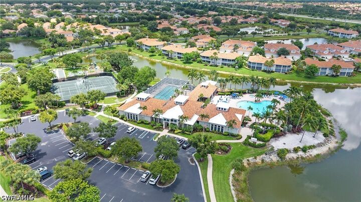 Property Photo: 3059 Horizon Lane 1602 FL 34109